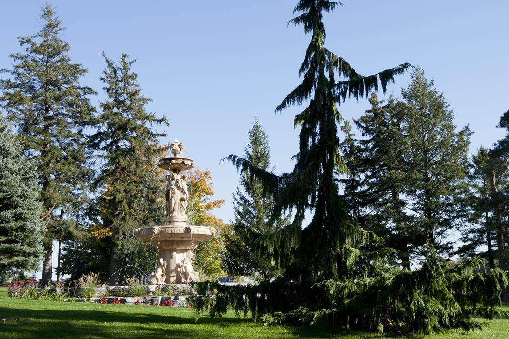 Elm Hurst Inn & Spa Ingersoll Екстер'єр фото